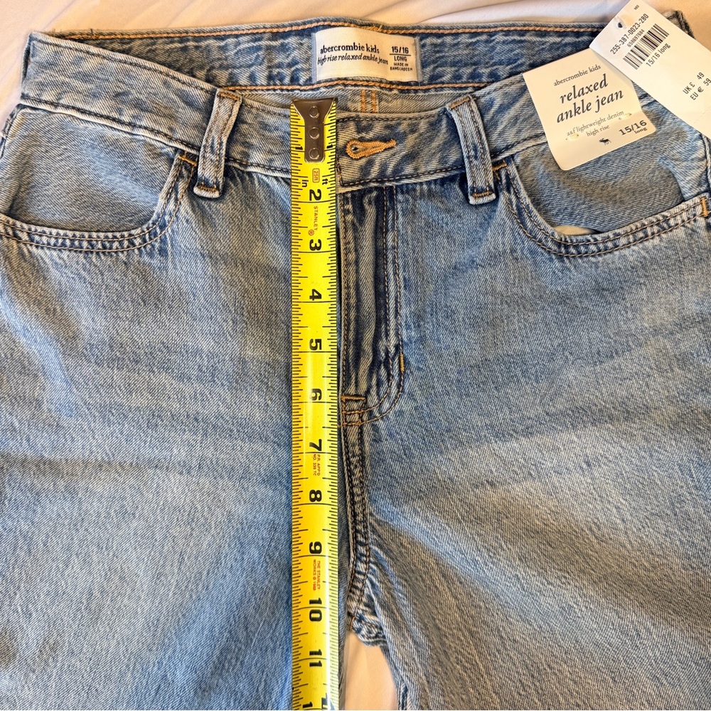 Abercrombie Kids Girls Floral embroidered relaxed fit jeans - Picture 5 of 10